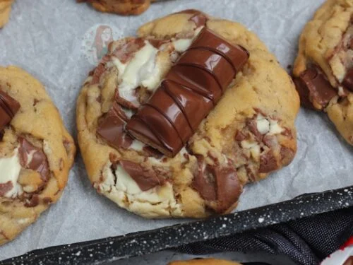 Tips for Baking Snickers Cookies With a Gooey Centre